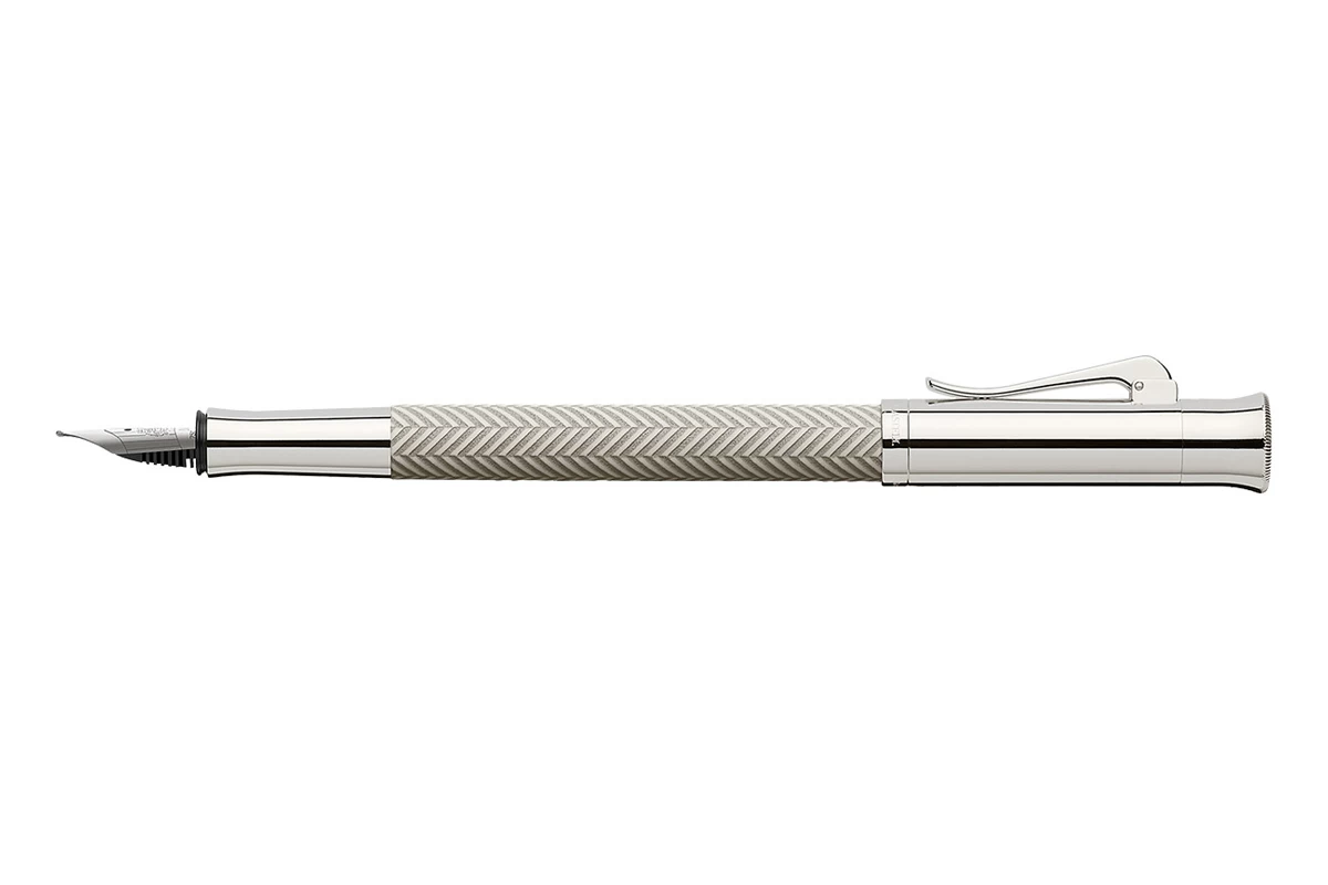 Graf Von Faber-Castell Guilloche Ciselé Light Grey Vulpen 1 Graf Von Faber-Castell Guilloche Ciselé Light Grey Vulpen