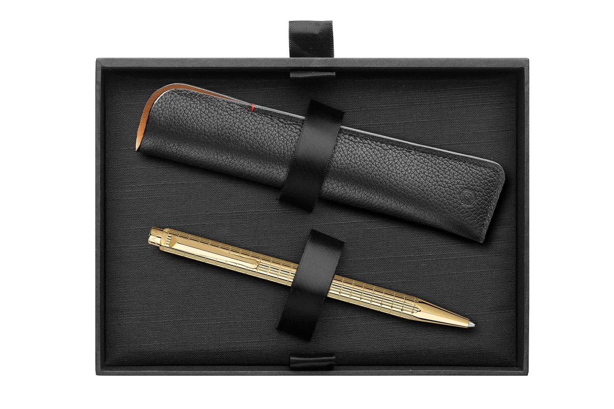 Caran D'Ache Ecridor Light Set Gold Balpen And Pen Etui 1 Caran D'Ache Ecridor Light Set Gold Balpen And Pen Etui