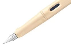 LAMY Safari 2022 Cream Vulpen -Pen Winkel LAMY Safari 2022 Cream Fountain Pen 3