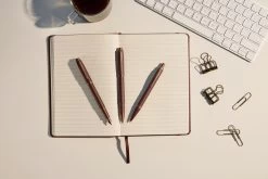 Parker® Parker IM Monochrome Burgundy Vulpen -Pen Winkel Parker IM Monochrome Burgundy FP Sfeer 4